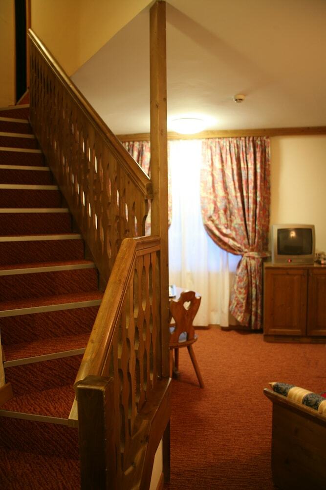 Hotel Alaska