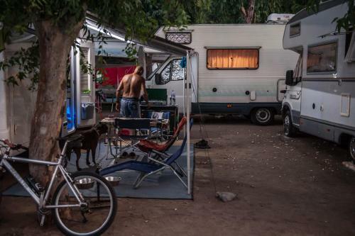 Camping Baia Unci