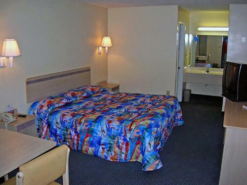 Motel 6 Seymour North