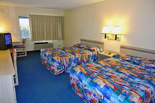 Motel 6 Seymour North