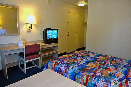 Motel 6 Seymour North