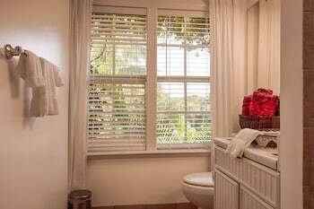 The Caribbean Court Boutique Hotel