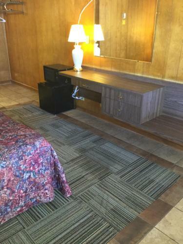 Towne Center Motel