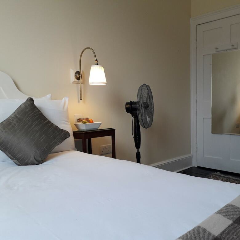 Bed & Breakfast Henrietta House