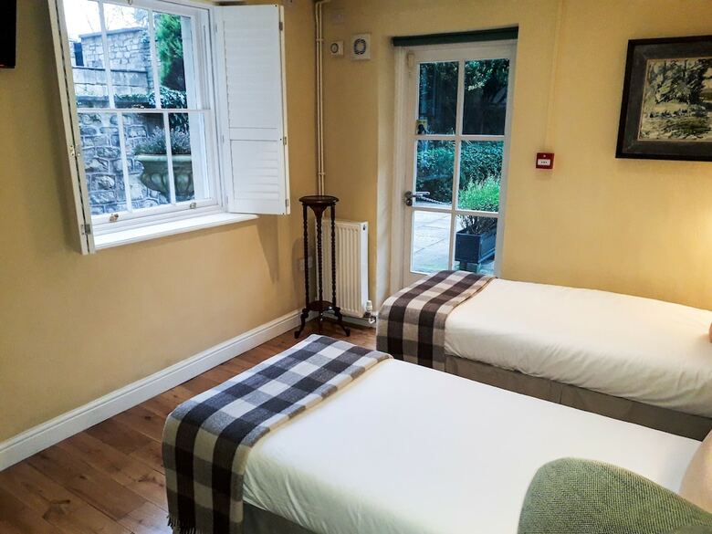Bed & Breakfast Henrietta House