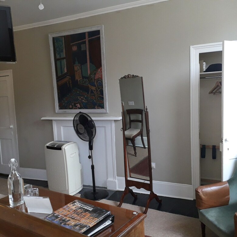 Bed & Breakfast Henrietta House