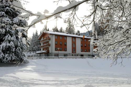 Residence Hotel Candriai Alla Posta