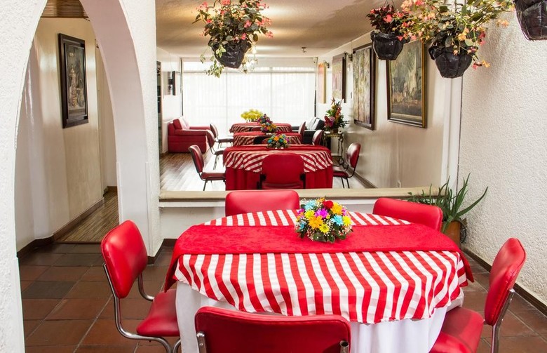Cm House Hotel