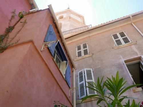 Bed & Breakfast Jardin Vieux Port Panier