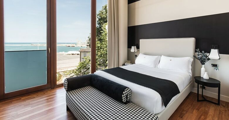 Seeport Hotel