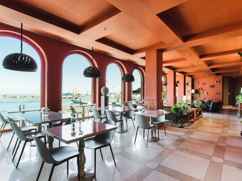 Seeport Hotel