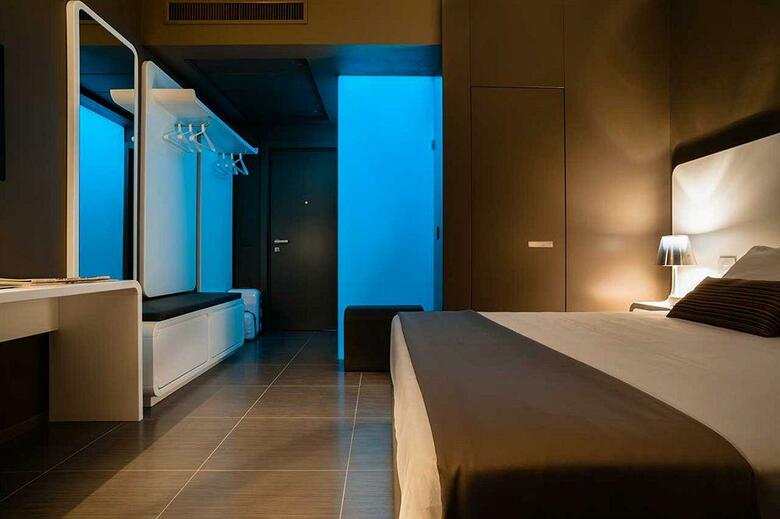 8piuhotel