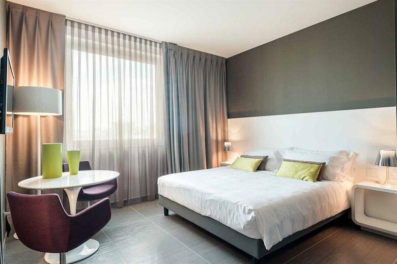 8piuhotel