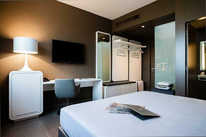 8piuhotel