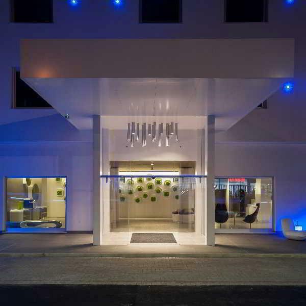 8piuhotel