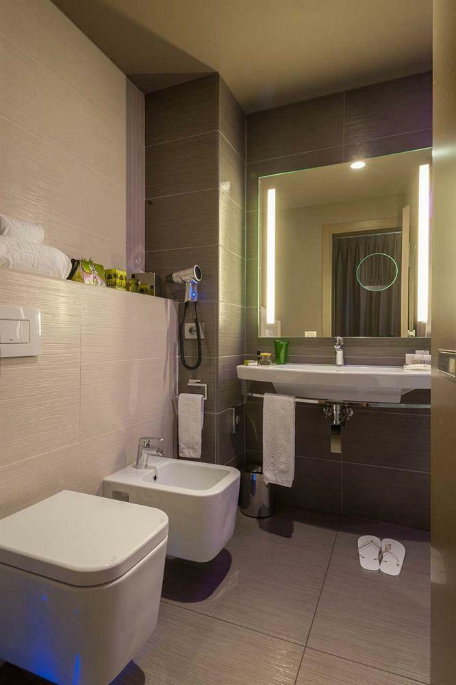 8piuhotel