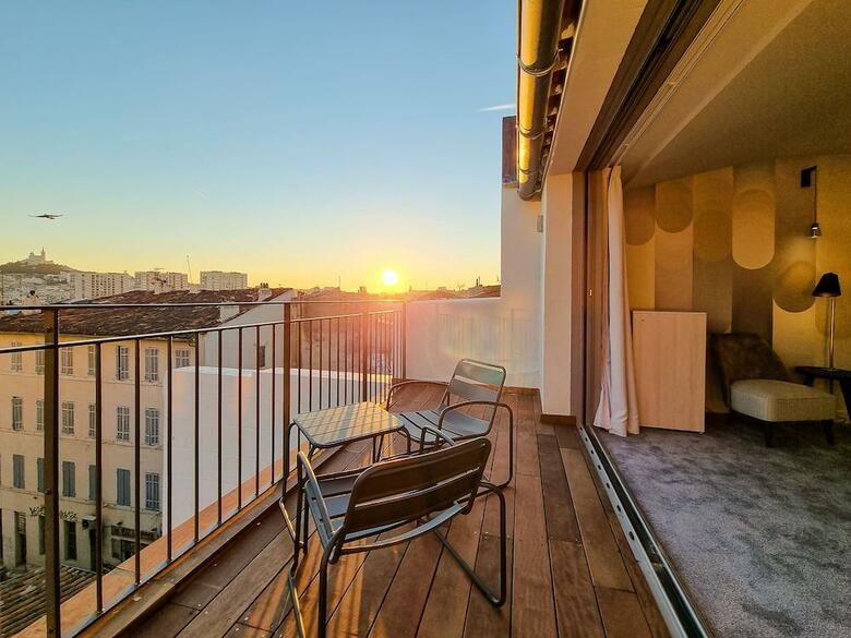 Alex Hotel