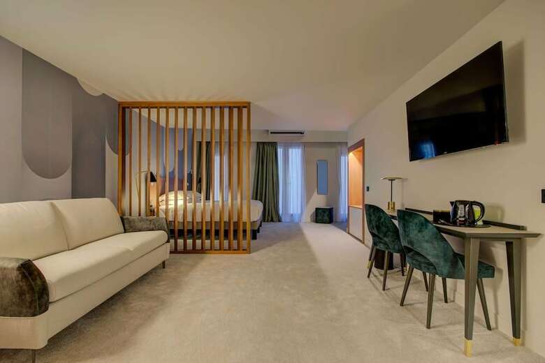 Alex Hotel