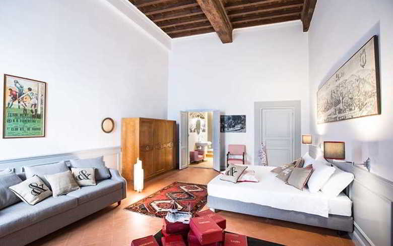 Hotel Soprarno Suites