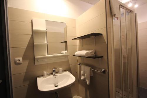 Hotel H�tel Vol de Nuit Purpan (Ex Christol)