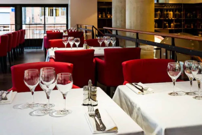 Le Pere Leon Hotel
