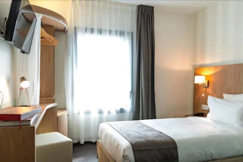 Le Pere Leon Hotel