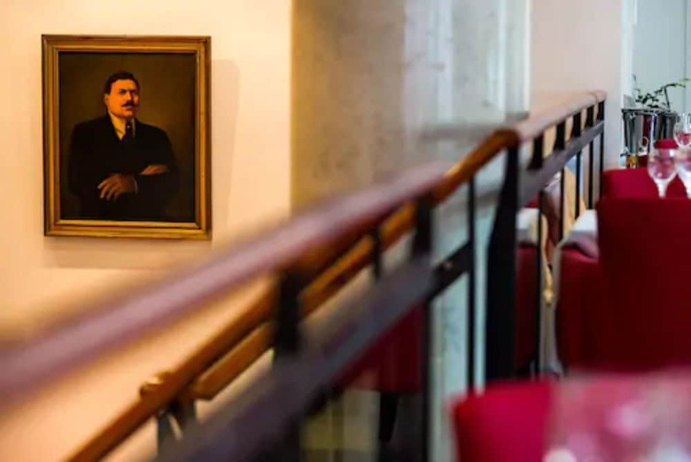 Le Pere Leon Hotel