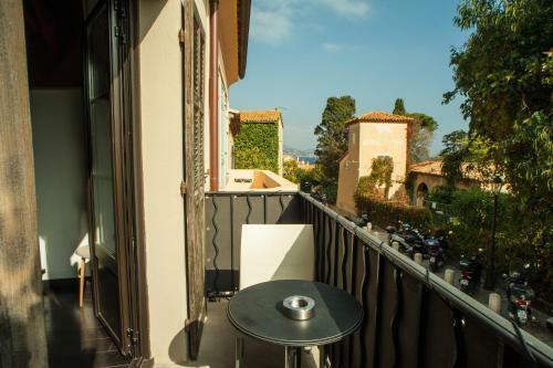 Hotel B Lodge