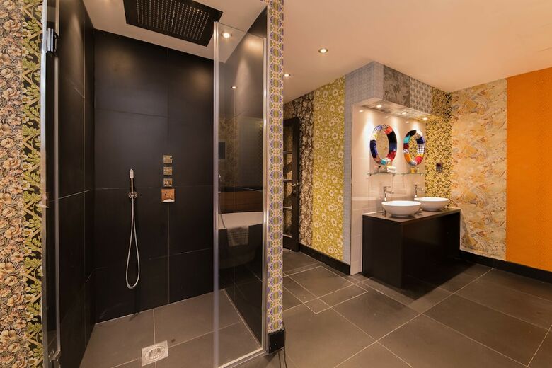The Exhibitionist Hotel