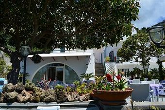 Maronti Hotel