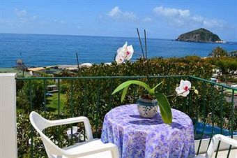Maronti Hotel