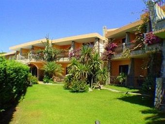 Hotel Palm Village