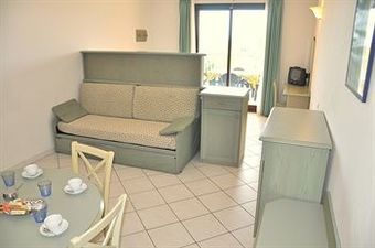 Hotel Palm Village