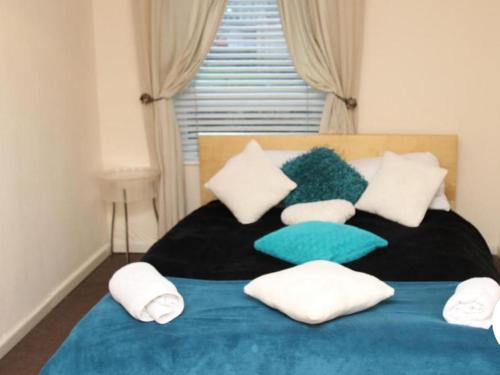 Edinburgh City Centre Aishia/sakina Apartment