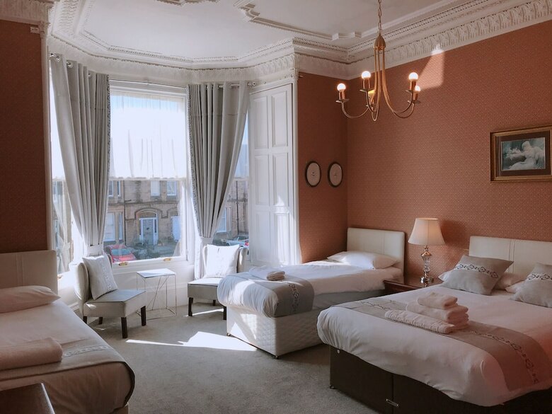 Hostal Alexander Guest House