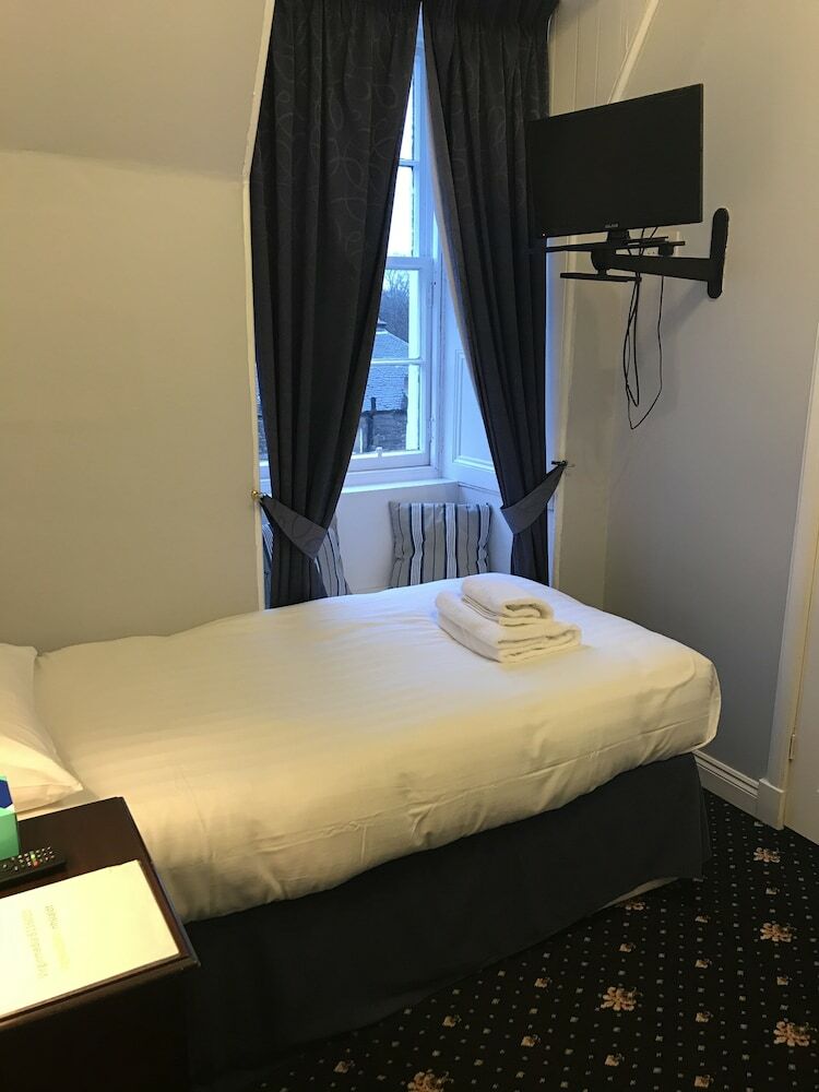 Hostal Alexander Guest House
