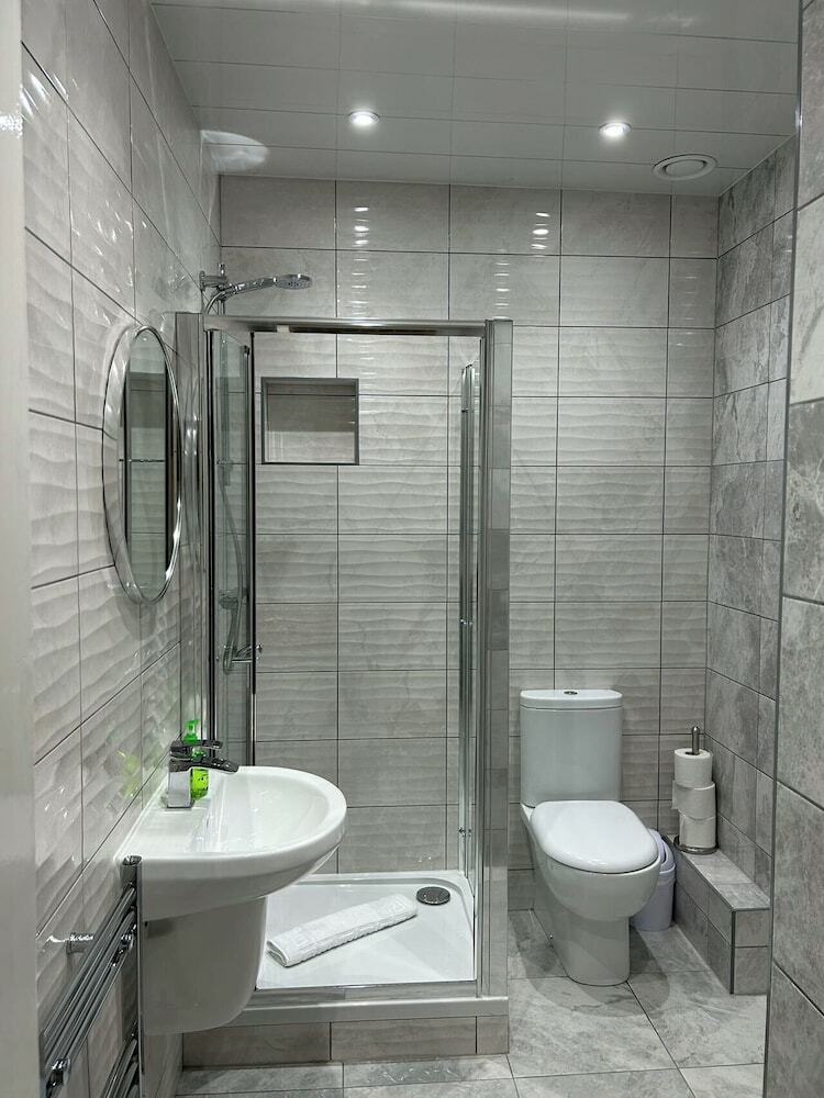 Hostal Alexander Guest House