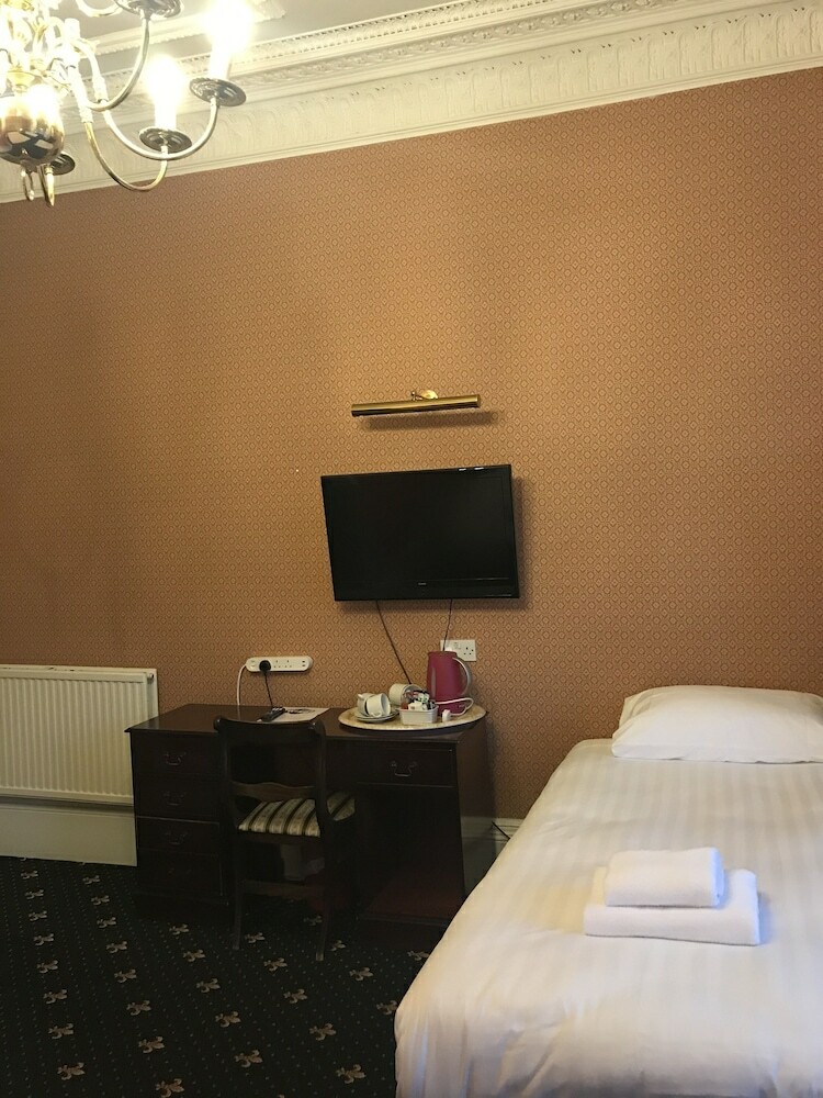 Hostal Alexander Guest House