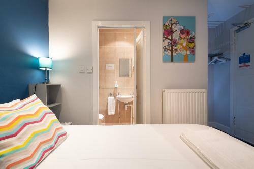 Hostal Edinburgh Caledonian Guesthouse