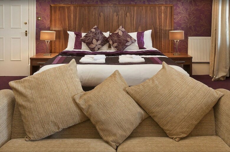 Ballantrae Hotel