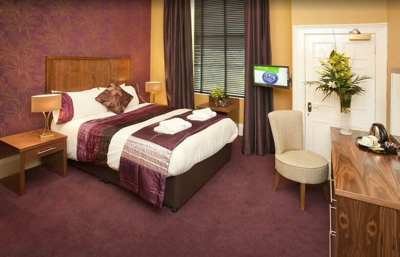 Ballantrae Hotel