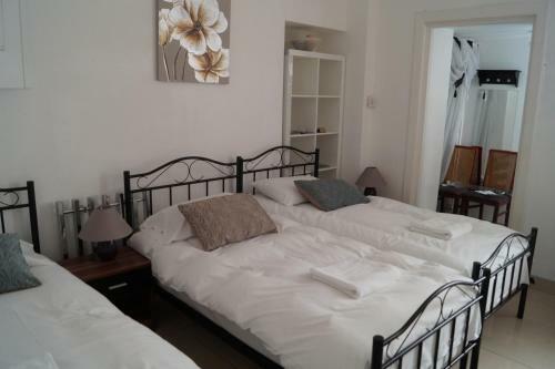 Hostal Edinburgh Thistle Guest House