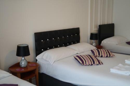 Hostal Edinburgh Thistle Guest House
