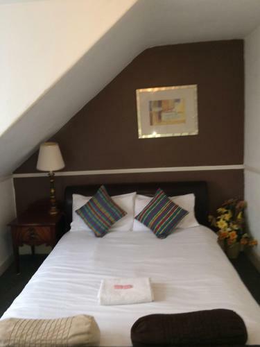 Hostal Edinburgh Thistle Guest House
