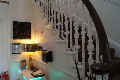 Hostal Edinburgh Thistle Guest House