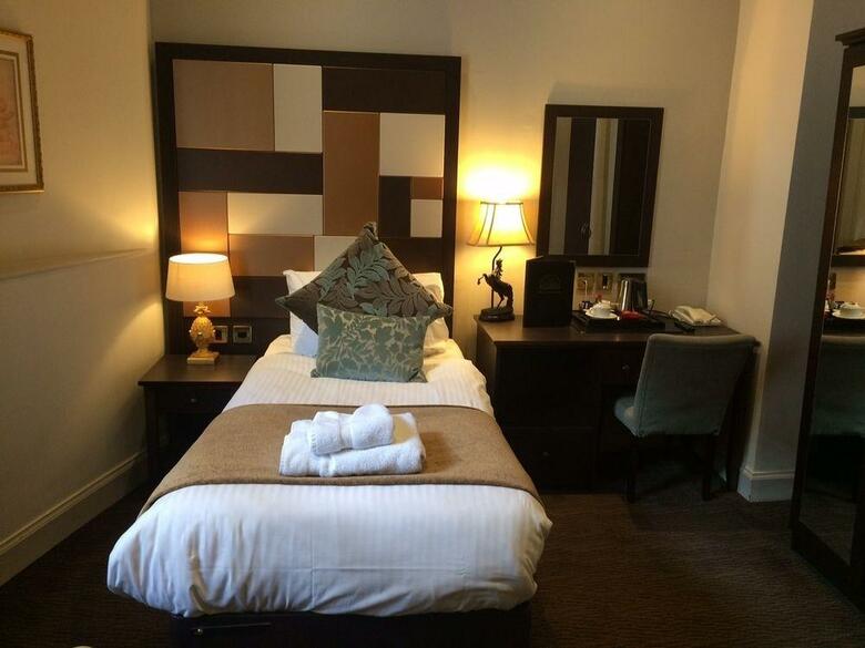 Albany Ballantrae Hotel