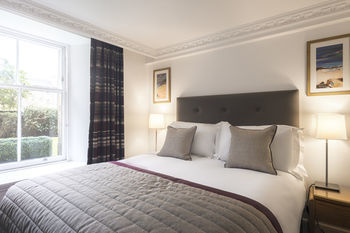 Fountain Court Apartments - Royal Garden