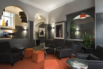 Fountain Court Apartments - Royal Garden