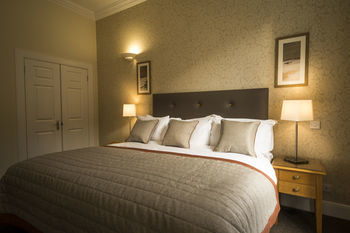 Fountain Court Apartments - Royal Garden