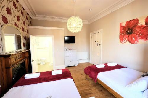 Hostal Balmore Guest House